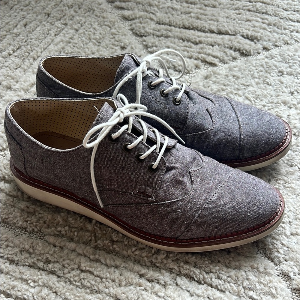 Toms Brown and White Canvas Oxfords with Minimalist Design Size 11